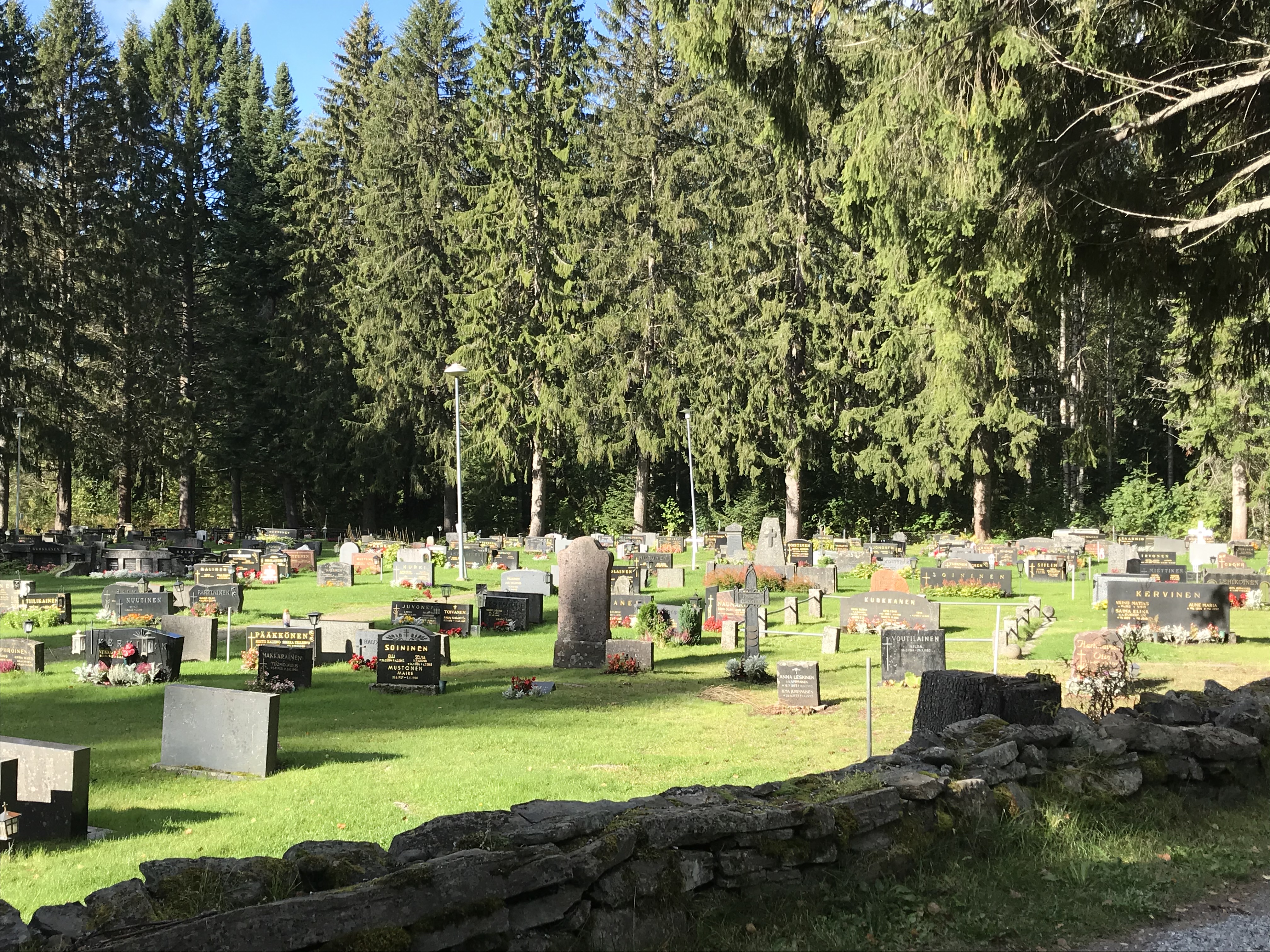 Kuusjärven hautausmaa, Outokumpu Kuusjärven hautausmaa